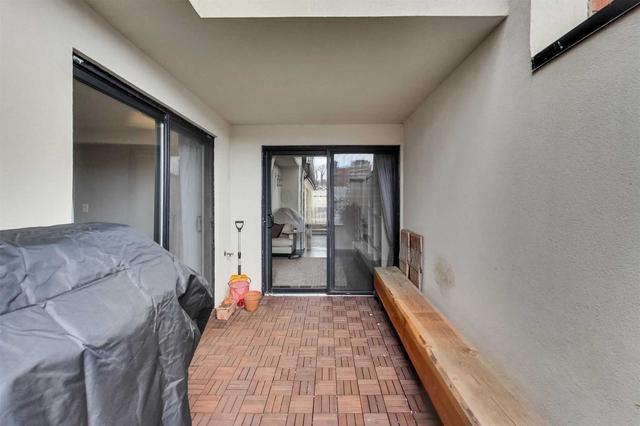 2 - 257 Euclid Ave, Townhouse with 2 bedrooms, 2 bathrooms and 1 parking in Toronto ON | Image 25