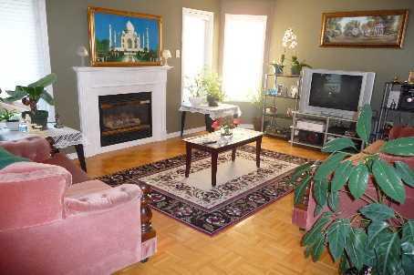 80 Lanewood St, House detached with 4 bedrooms, 4 bathrooms and 4 parking in Brampton ON | Image 2