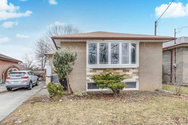 7 Hathway Dr, House detached with 3 bedrooms, 2 bathrooms and 2 parking in Toronto ON | Image 1