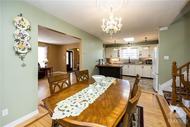 211 Park Avenue, House detached with 3 bedrooms, 2 bathrooms and 4 parking in Carleton Place ON | Image 8