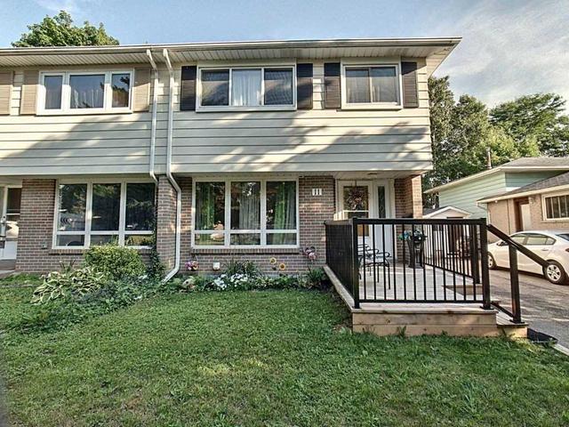 11 Ingleside Dr, House semidetached with 3 bedrooms, 2 bathrooms and 3 parking in Kitchener ON | Image 1