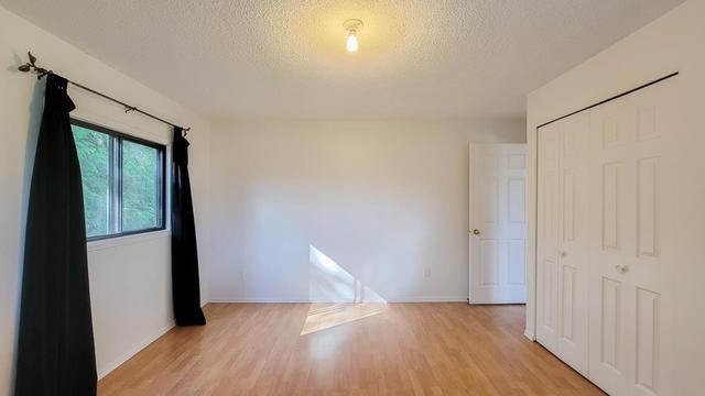 24313 8 Avenue, House detached with 3 bedrooms, 1 bathrooms and 4 parking in Langley BC | Image 20