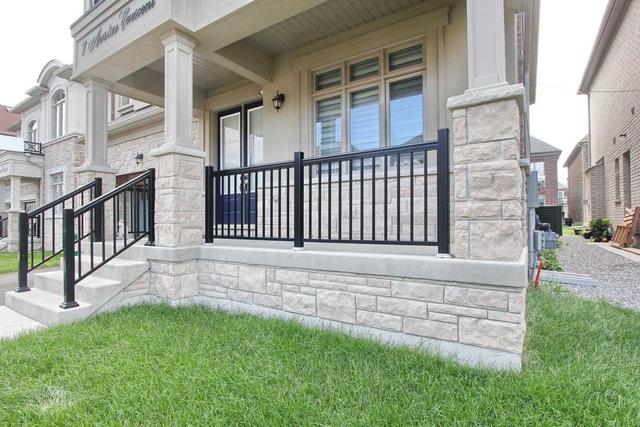 7 Avatar Cres W, House detached with 4 bedrooms, 5 bathrooms and 6 parking in Brampton ON | Image 23