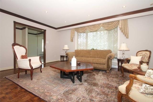 50 Chipstead Rd, House detached with 4 bedrooms, 4 bathrooms and 3 parking in Toronto ON | Image 8