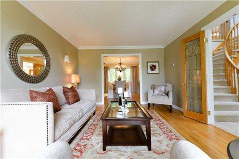 245 Maclaren St, House detached with 4 bedrooms, 4 bathrooms and 4 parking in Oshawa ON | Image 5