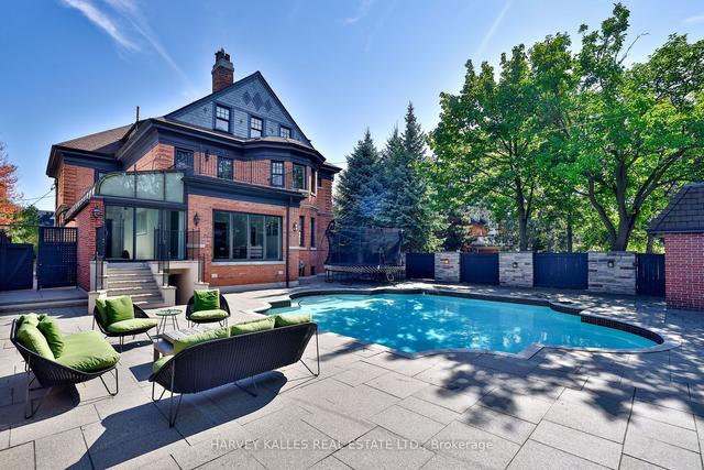 60 Dunvegan Rd, House detached with 7 bedrooms, 9 bathrooms and 10 parking in Toronto ON | Image 31