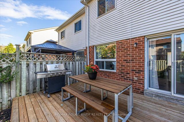 91 Vail Meadows Cres, House attached with 3 bedrooms, 2 bathrooms and 3 parking in Clarington ON | Image 16