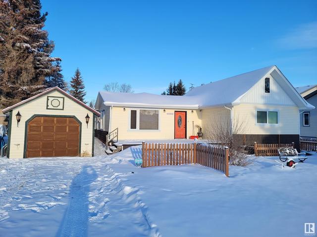 124 Main St, House detached with 3 bedrooms, 3 bathrooms and 4 parking in Camrose County AB | Image 3