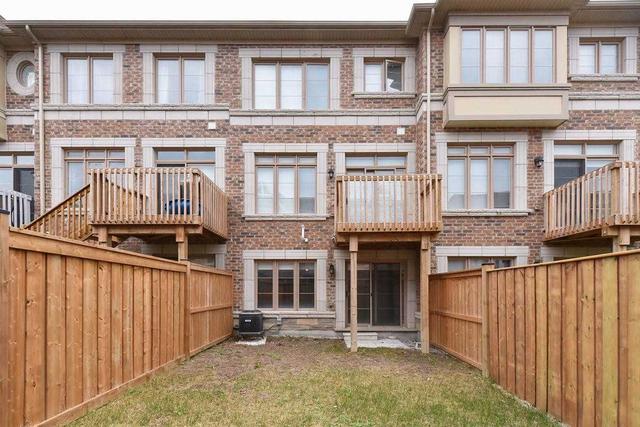 58 Farooq Blvd, House attached with 3 bedrooms, 3 bathrooms and 2 parking in Vaughan ON | Image 32