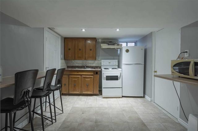 166 Aylesworth Ave, House detached with 2 bedrooms, 2 bathrooms and 3 parking in Toronto ON | Image 16