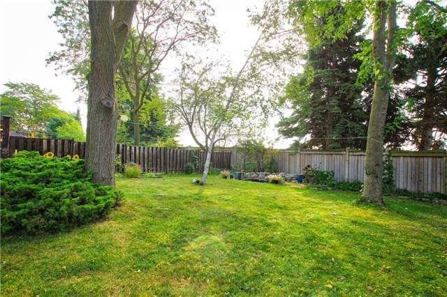 855 Hyland St, House attached with 3 bedrooms, 2 bathrooms and 4 parking in Whitby ON | Image 19