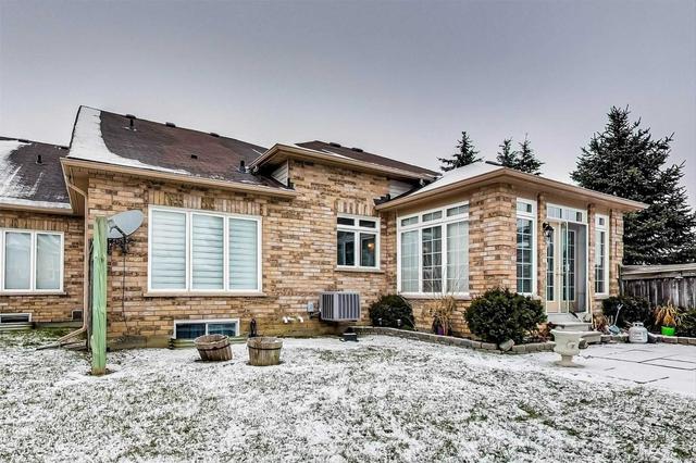 403 Morley Cook Cres, Condo with 2 bedrooms, 3 bathrooms and 4 parking in Newmarket ON | Image 15