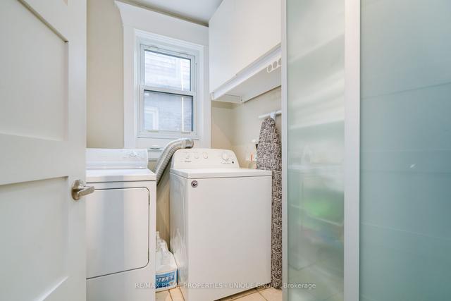 33 Bloomfield Ave, House semidetached with 3 bedrooms, 2 bathrooms and 2 parking in Toronto ON | Image 5