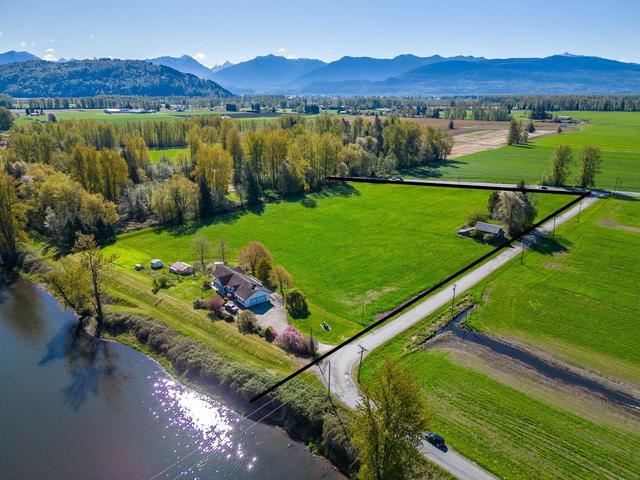 9356 Ross Road, House detached with 3 bedrooms, 3 bathrooms and 10 parking in Fraser Valley G BC | Image 3