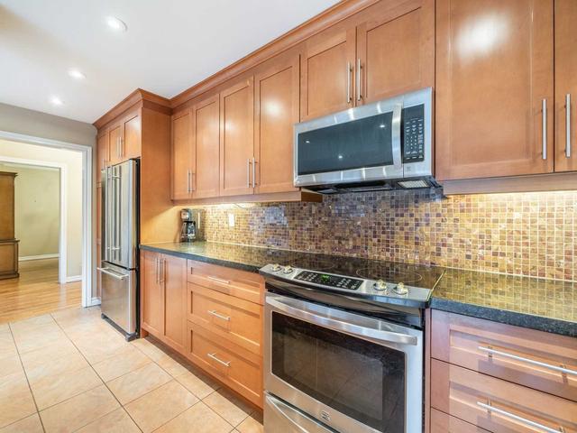 379 Highcliffe Dr, House detached with 4 bedrooms, 4 bathrooms and 4 parking in Vaughan ON | Image 5