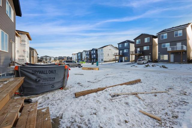 161 Ambleton Drive Nw, Home with 3 bedrooms, 2 bathrooms and 2 parking in Calgary AB | Image 5