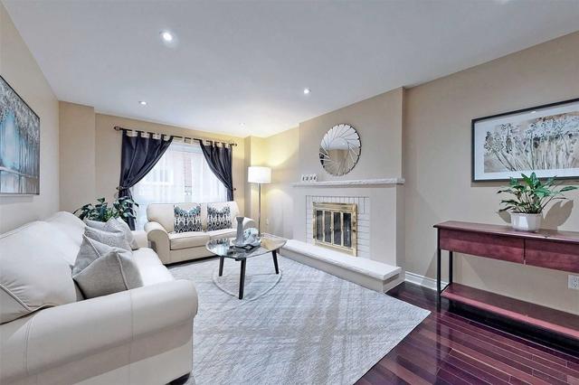 80 Long Island Cres, House detached with 4 bedrooms, 3 bathrooms and 6 parking in Markham ON | Image 4