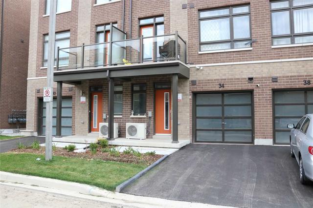34 Engel St W, Townhouse with 2 bedrooms, 2 bathrooms and 2 parking in Vaughan ON | Image 1