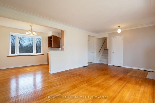 45 First St, House detached with 3 bedrooms, 2 bathrooms and 4 parking in Hamilton ON | Image 6