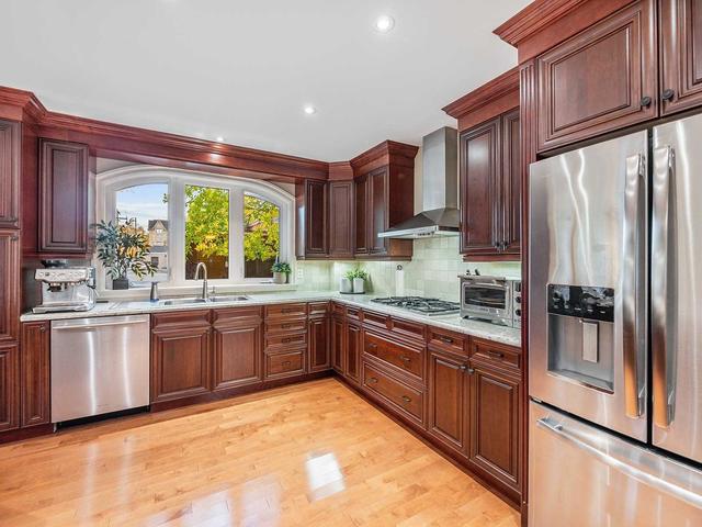 210 Poyntz Ave, House detached with 3 bedrooms, 4 bathrooms and 4 parking in Toronto ON | Image 37