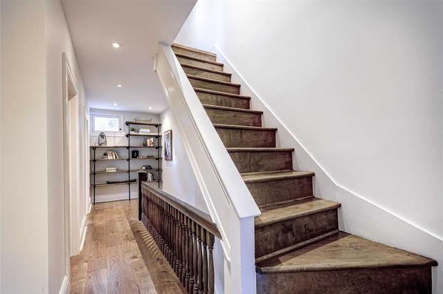 86 Kenilworth Ave, House semidetached with 3 bedrooms, 1 bathrooms and 1 parking in Toronto ON | Image 19