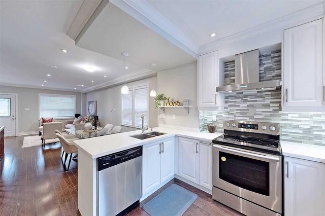 499 Mortimer Ave, House semidetached with 3 bedrooms, 2 bathrooms and 1 parking in Toronto ON | Image 5