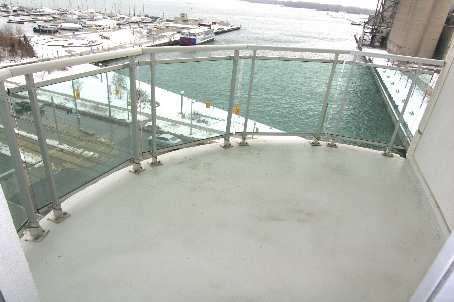 809 - 600 Queens Quay W, Condo with 2 bedrooms, 2 bathrooms and 1 parking in Toronto ON | Image 2