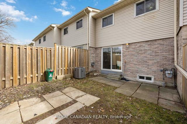 31 - 611 Galahad Dr, Townhouse with 3 bedrooms, 2 bathrooms and 1 parking in Oshawa ON | Image 31