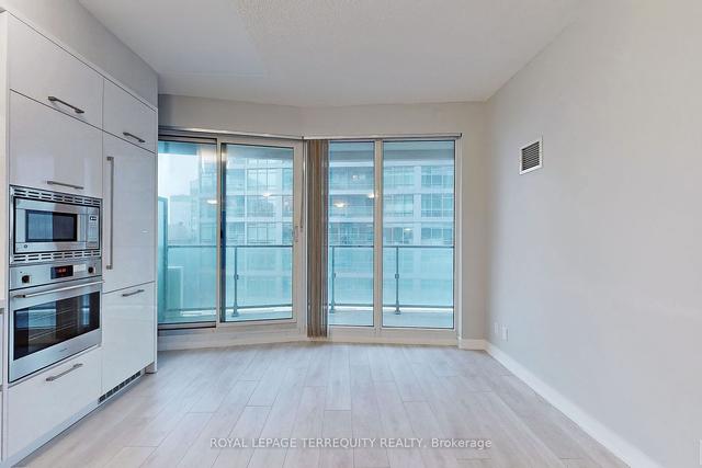 905 - 2221 Yonge St, Condo with 1 bedrooms, 1 bathrooms and 0 parking in Toronto ON | Image 38