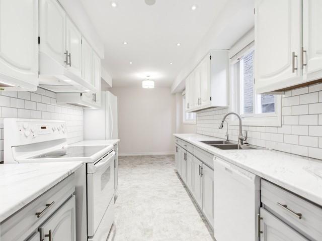 upper - 256 Robert Hicks Dr, House semidetached with 3 bedrooms, 2 bathrooms and 2 parking in Toronto ON | Image 9