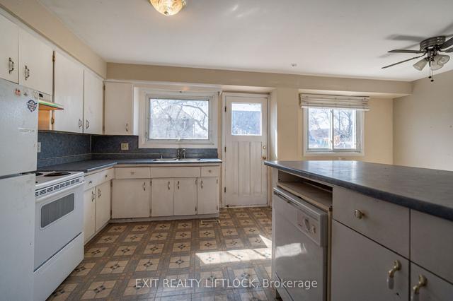 131 Stanley Ave, House attached with 3 bedrooms, 2 bathrooms and 2 parking in Peterborough ON | Image 20
