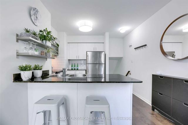 322 - 26 Douro St, Townhouse with 2 bedrooms, 2 bathrooms and 0 parking in Toronto ON | Image 17