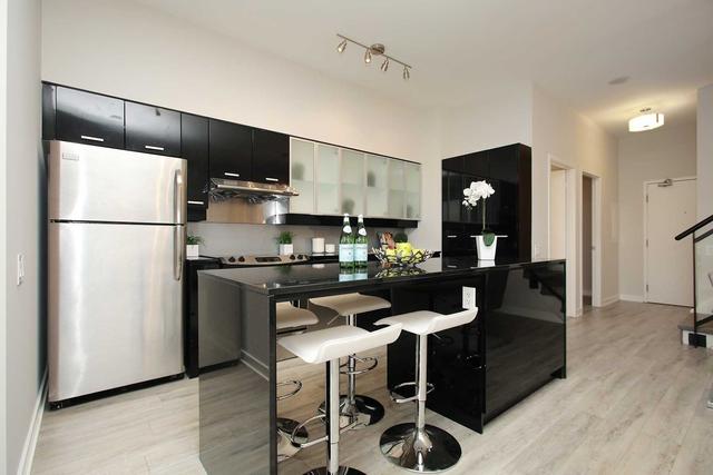 th6 - 33 Singer Crt, Townhouse with 2 bedrooms, 3 bathrooms and 1 parking in Toronto ON | Image 35