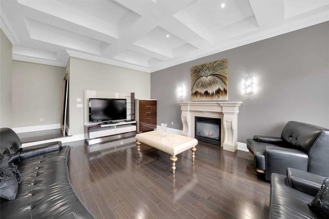 21 Autumn Wind Crt, House detached with 5 bedrooms, 8 bathrooms and 9 parking in Vaughan ON | Image 3