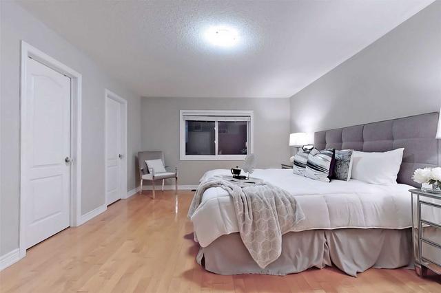 4745 James Austin Dr, House detached with 4 bedrooms, 4 bathrooms and 7 parking in Mississauga ON | Image 11