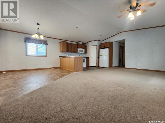 147 6th Avenue E, Home with 2 bedrooms, 2 bathrooms and null parking in Melville SK | Image 13