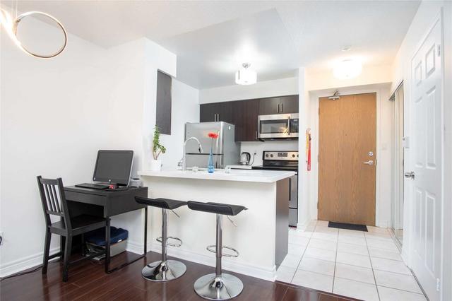 719 - 233 Beecroft Rd, Condo with 2 bedrooms, 1 bathrooms and 1 parking in Toronto ON | Image 4