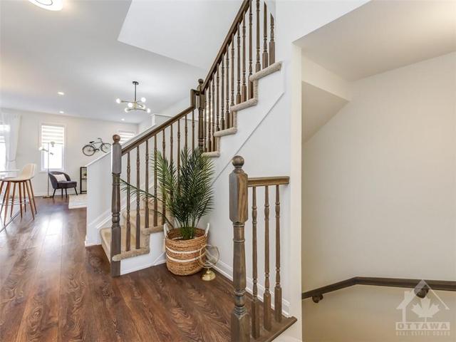 2028 Caltra Crescent, Townhouse with 3 bedrooms, 4 bathrooms and 3 parking in Ottawa ON | Image 2