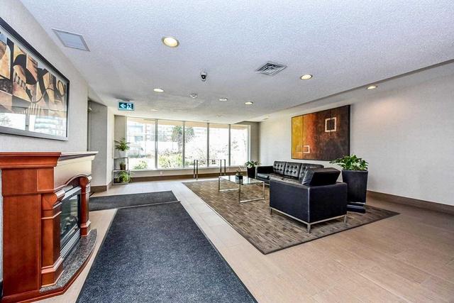 112 - 115 Hillcrest Ave, Condo with 2 bedrooms, 2 bathrooms and 1 parking in Mississauga ON | Image 12