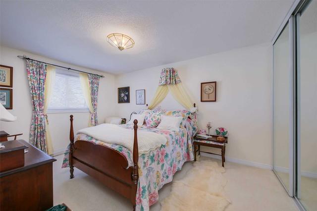 230 Mackenzie St, House detached with 3 bedrooms, 2 bathrooms and 5 parking in New Tecumseth ON | Image 5