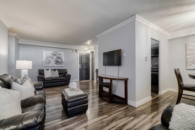 2002 - 1350 York Mills Rd, Condo with 2 bedrooms, 1 bathrooms and 1 parking in Toronto ON | Image 3