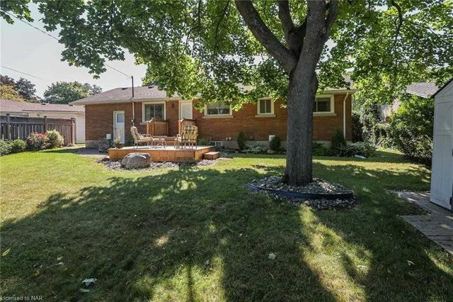 28 Valerie St, House detached with 3 bedrooms, 2 bathrooms and 5 parking in St. Catharines ON | Image 10