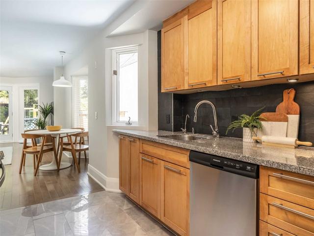 86 Sherwood Ave, House semidetached with 3 bedrooms, 3 bathrooms and 1 parking in Toronto ON | Image 21