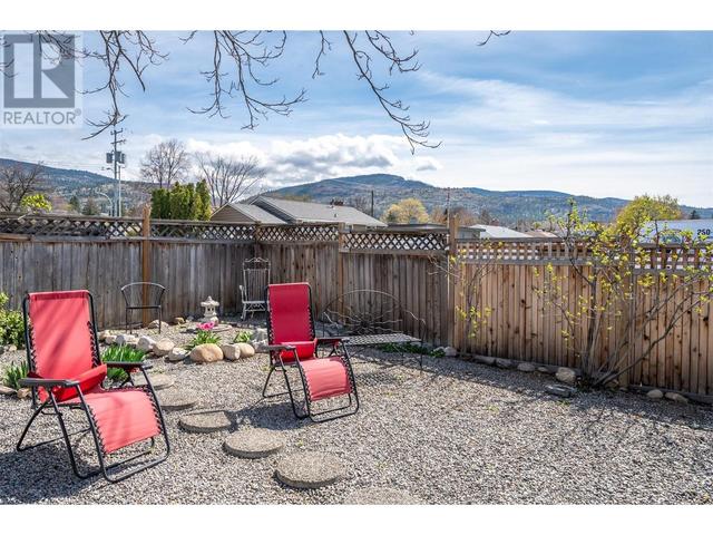 1298 Government Street, House detached with 3 bedrooms, 1 bathrooms and 1 parking in Penticton BC | Image 38