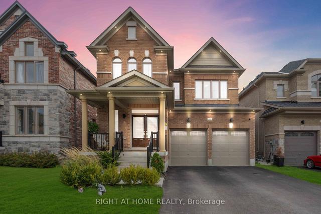 11 Prosperity Way, House detached with 4 bedrooms, 4 bathrooms and 6 parking in East Gwillimbury ON | Image 1