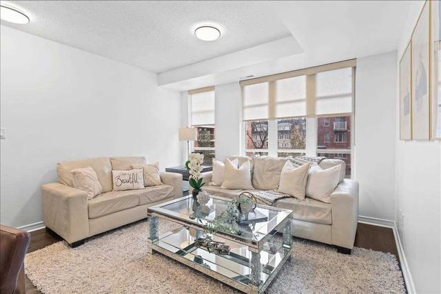 243 - 21 Ruttan St, Townhouse with 3 bedrooms, 2 bathrooms and 1 parking in Toronto ON | Image 4