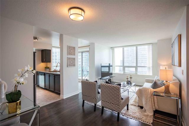 2010 - 19 Grand Trunk Cres, Condo with 2 bedrooms, 2 bathrooms and 1 parking in Toronto ON | Image 34