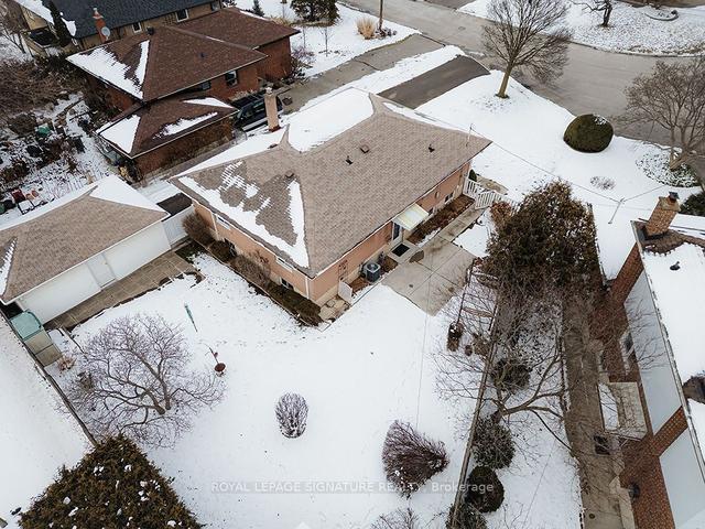 22 Fulford Pl, House detached with 3 bedrooms, 2 bathrooms and 8 parking in Toronto ON | Image 12