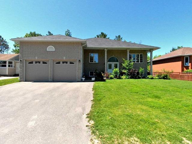 256 Old Mosley St, House detached with 3 bedrooms, 3 bathrooms and 3 parking in Wasaga Beach ON | Image 1