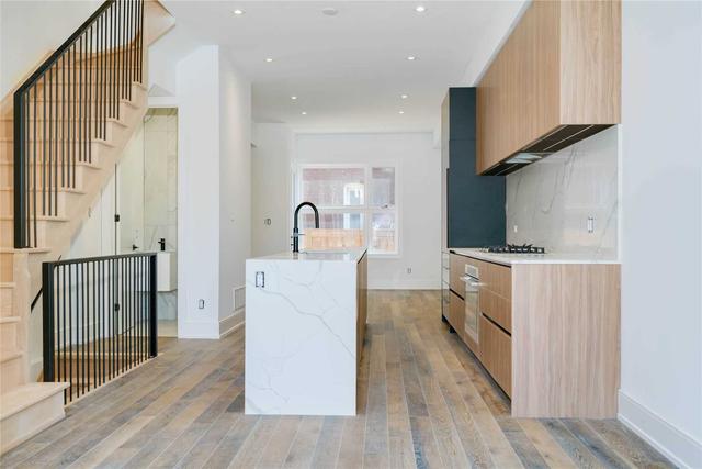 2 - 355 Dupont St, Townhouse with 3 bedrooms, 3 bathrooms and 1 parking in Toronto ON | Image 36